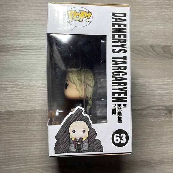Danerys on throne Funko Pop - Picture 2 of 6